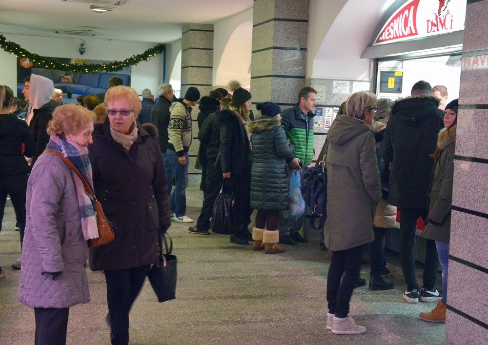 PULA, 31.12.2018. - ZADNJI DAN, TRZNICA, MESNICA, GUZVASnimio Neven LAZAREVIC